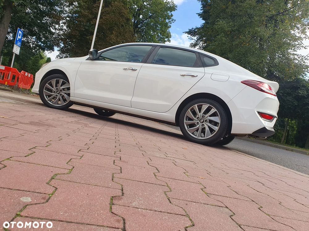 Hyundai i30 1.4 T-GDI Fastback Style - 26