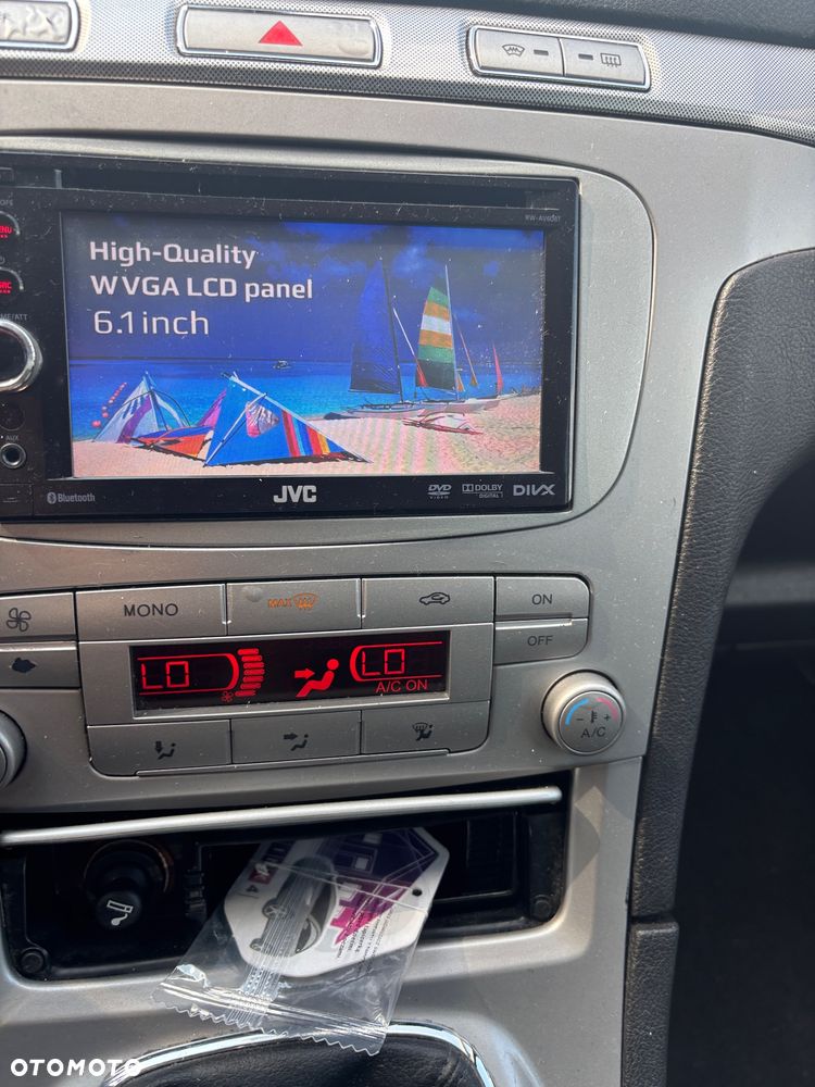 Ford S-Max - 12