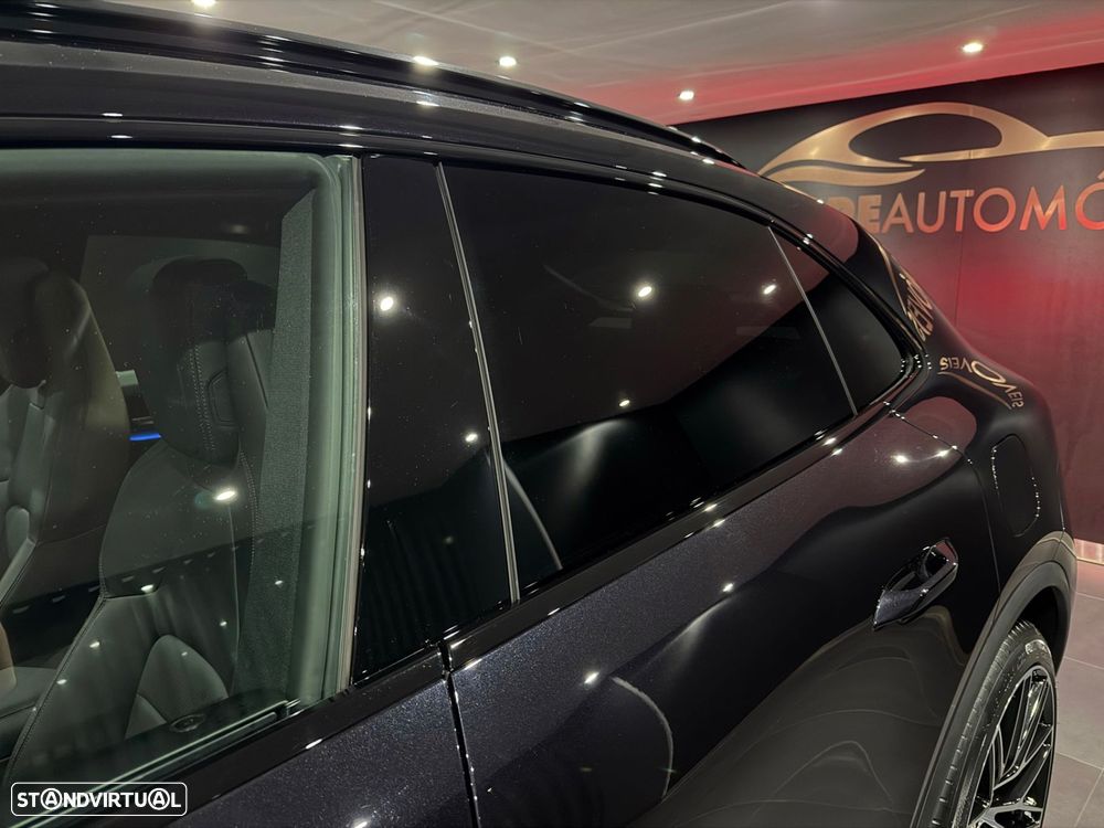 Porsche Macan Electric 4 - 12