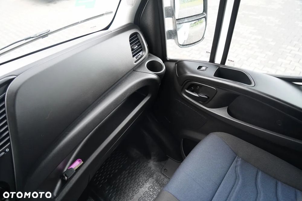 Iveco DAILY 35-140 / KONTENER / MANUAL / BLIŹNIAK / 2019 - 28