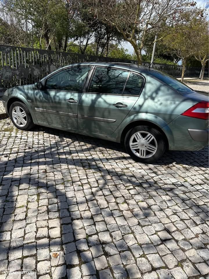 Renault Mégane 1.6 Luxe Privilège - 3