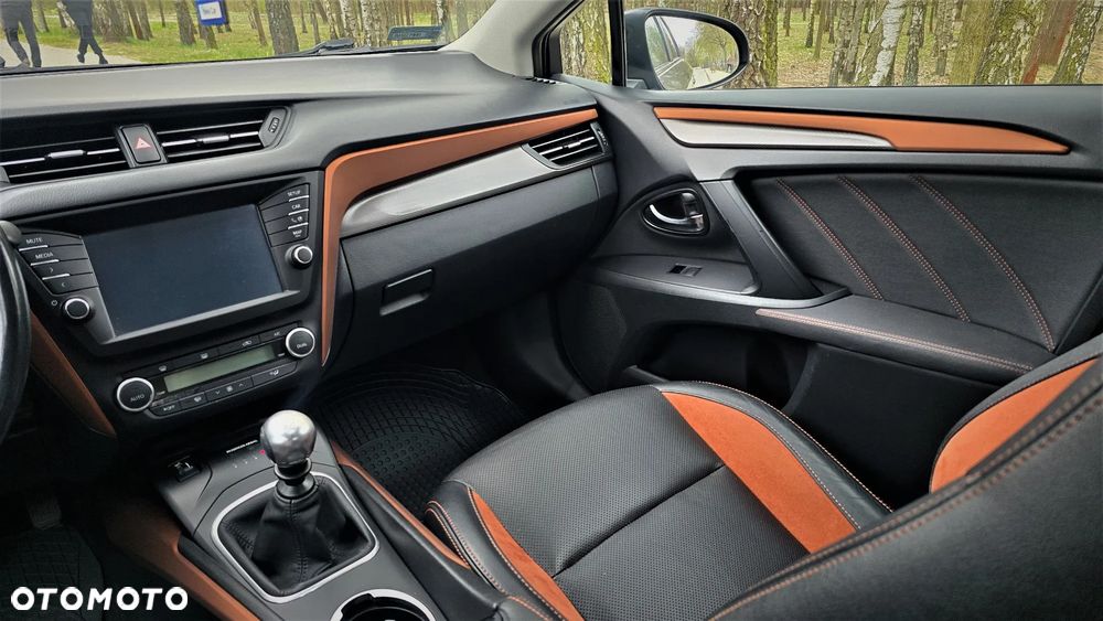 Toyota Avensis 1.8 Premium - 23