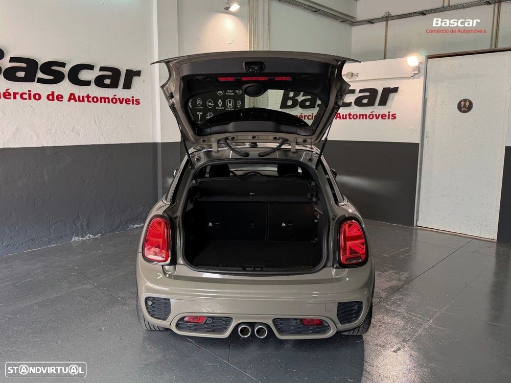 MINI 5 Portas Cooper SD Auto - 8
