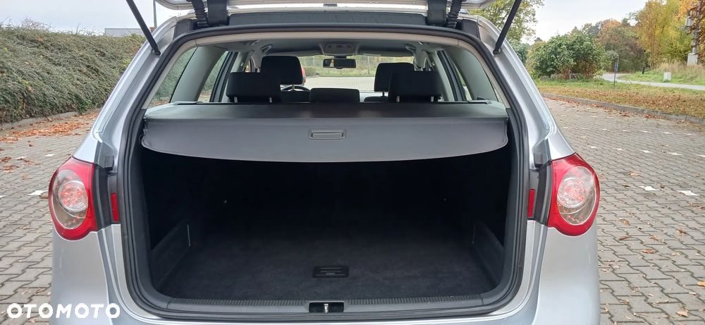 Volkswagen Passat - 19