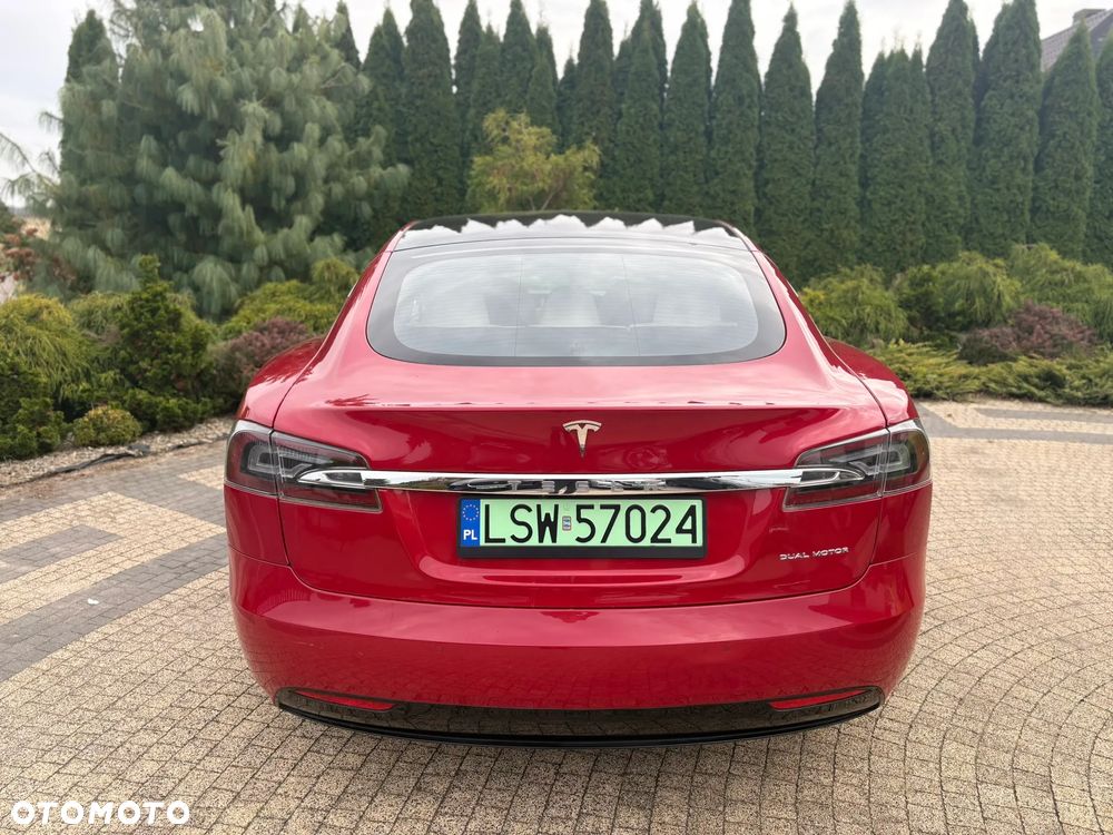 Tesla Model S - 7