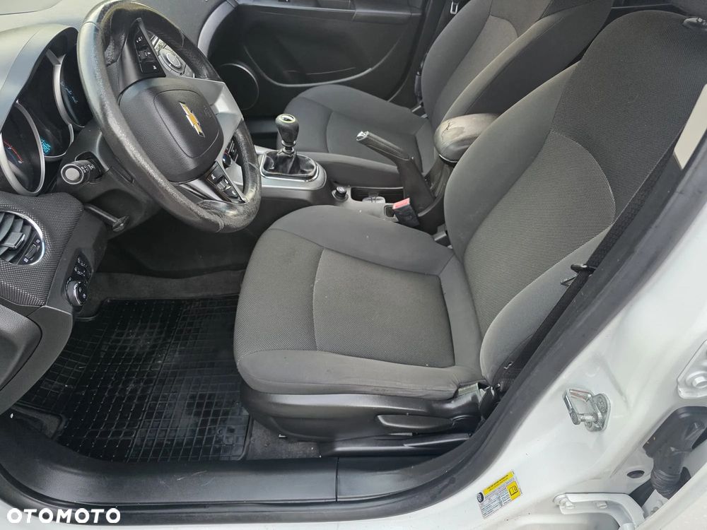Chevrolet Cruze 1.6 LT+ - 11