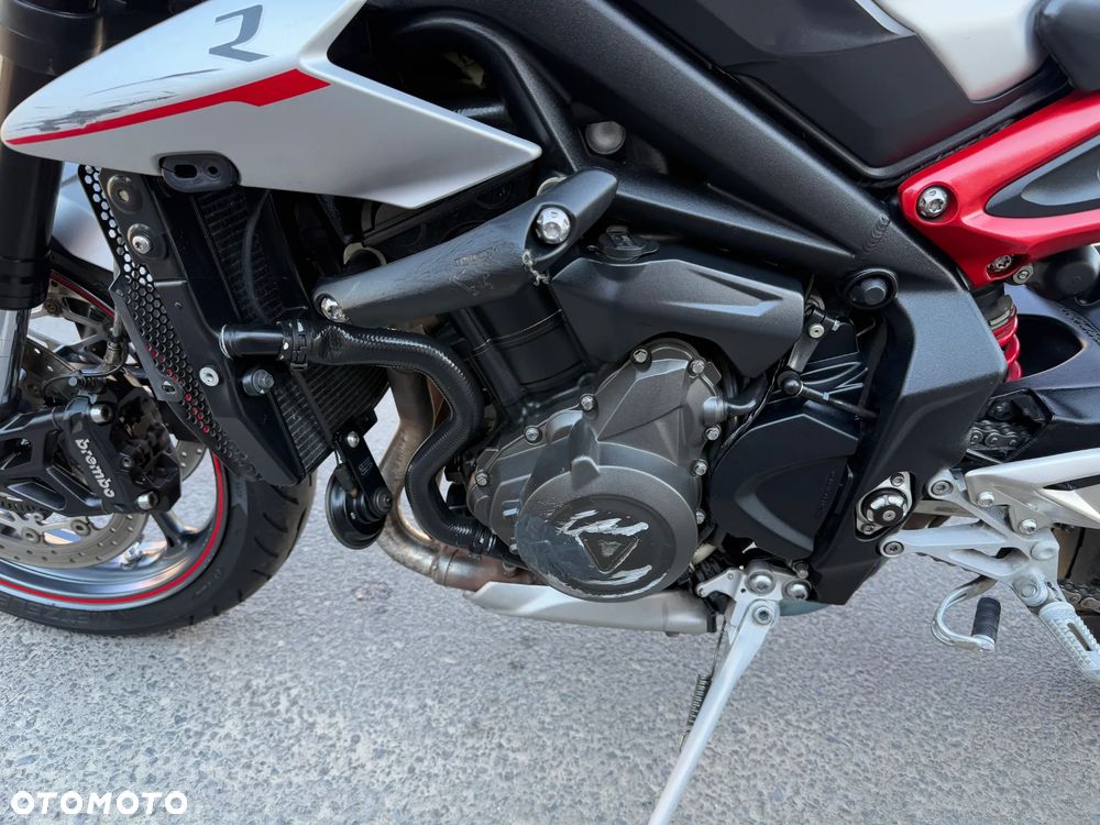Triumph Street Triple - 23