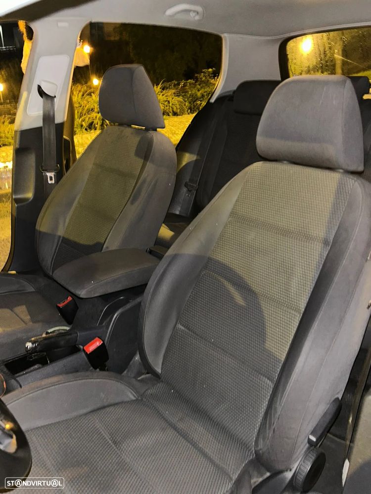 VW Golf - 5