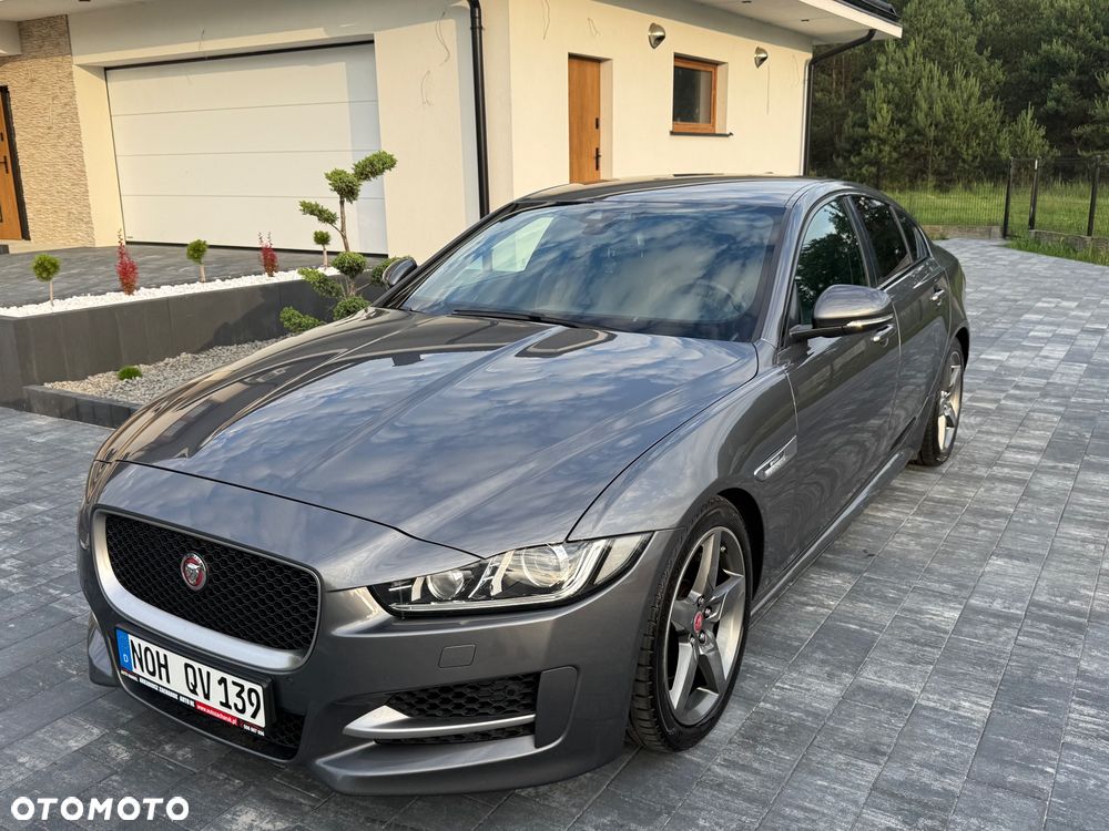 Jaguar XE 2.0 D R-Sport - 20
