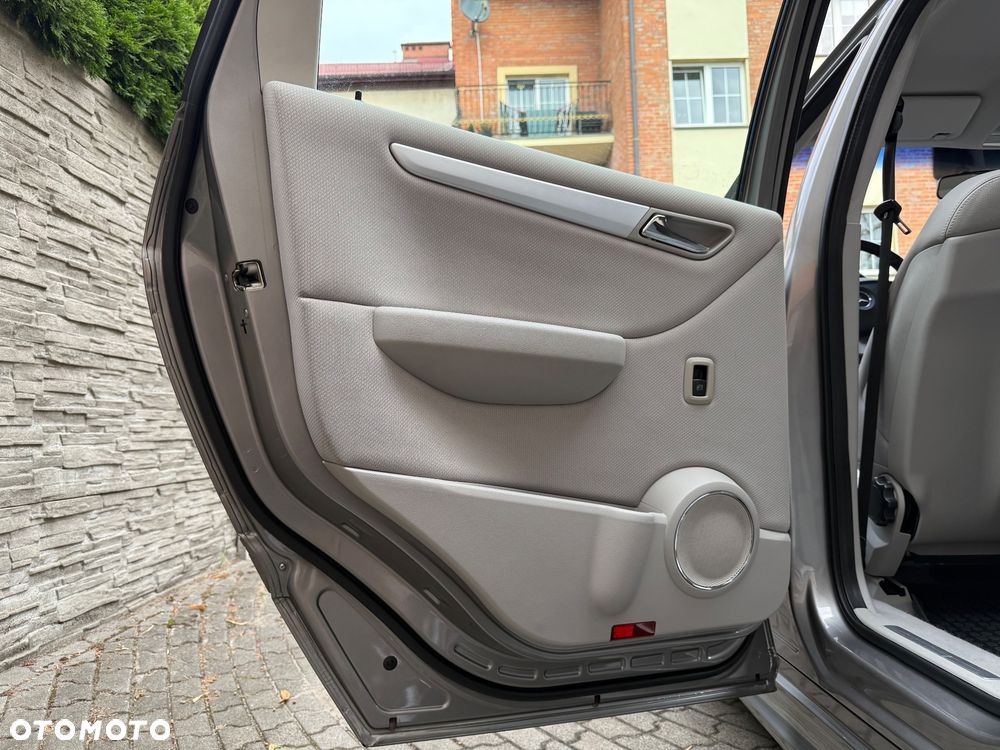 Mercedes-Benz Klasa B 180 CDI DPF Autotronic SPORT EDITION - 12