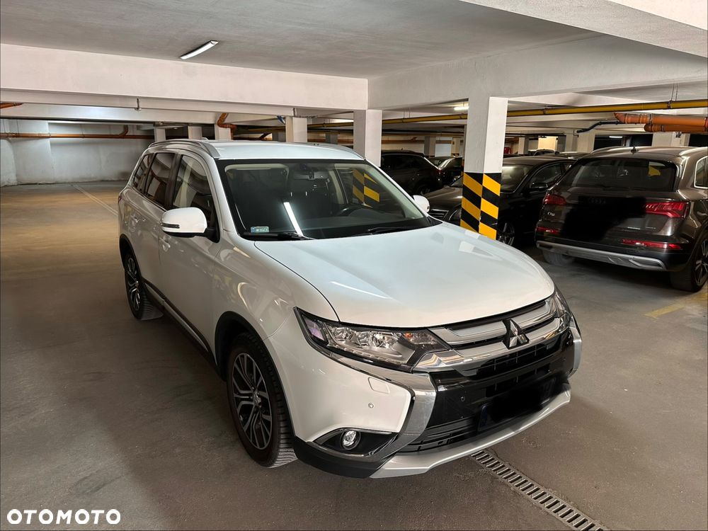 Mitsubishi Outlander 2.0 Instyle + 4WD CVT - 1