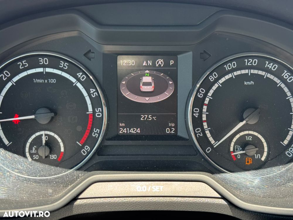 Skoda Octavia 2.0 TDI RS DSG - 16