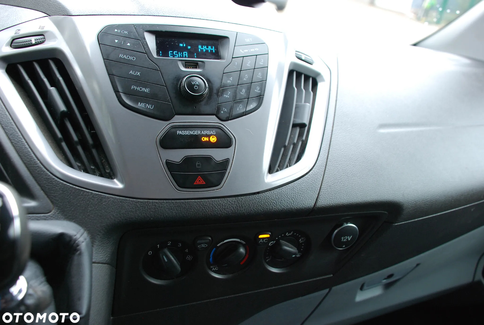 Ford TRANSIT CUSTOM - 23