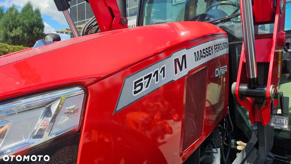 Massey Ferguson MF 5711M + oryginalny ładowacz MF FL 3717X, 2022 rok, bardzo zadbany, I-szy właściciel - 17