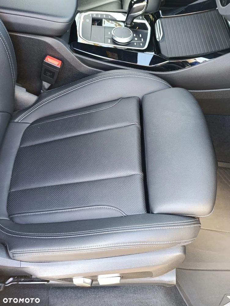 BMW X3 xDrive20d - 23