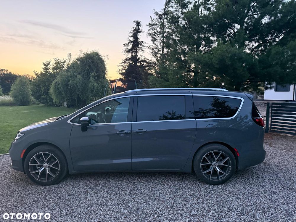 Chrysler Pacifica - 28