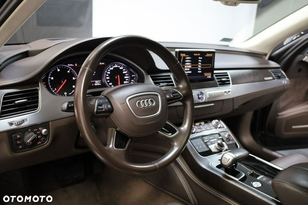 Audi A8 - 24