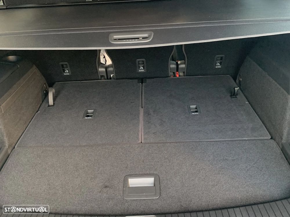 VW Touran 2.0 TDI Confortline - 36