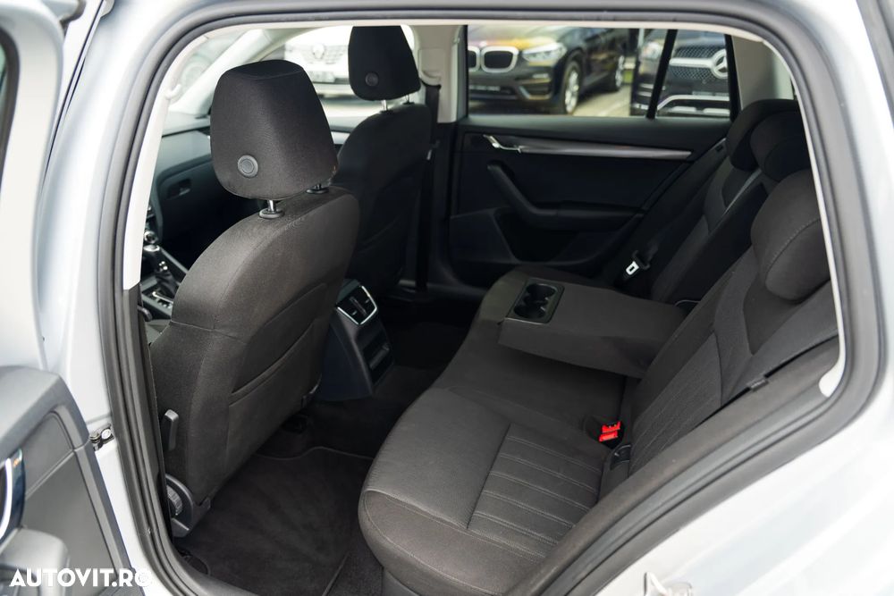 Skoda Octavia 1.6 TDI DSG Clever - 15