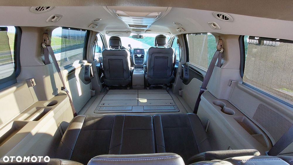 Lancia Voyager 3.6 Platinum - 27