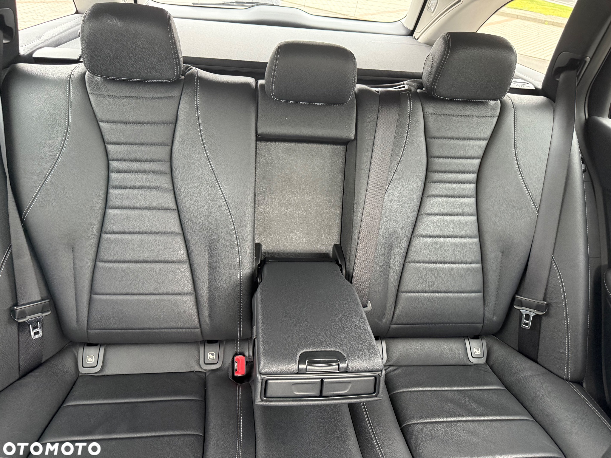 Mercedes-Benz Klasa E 220 d 9G-TRONIC - 13