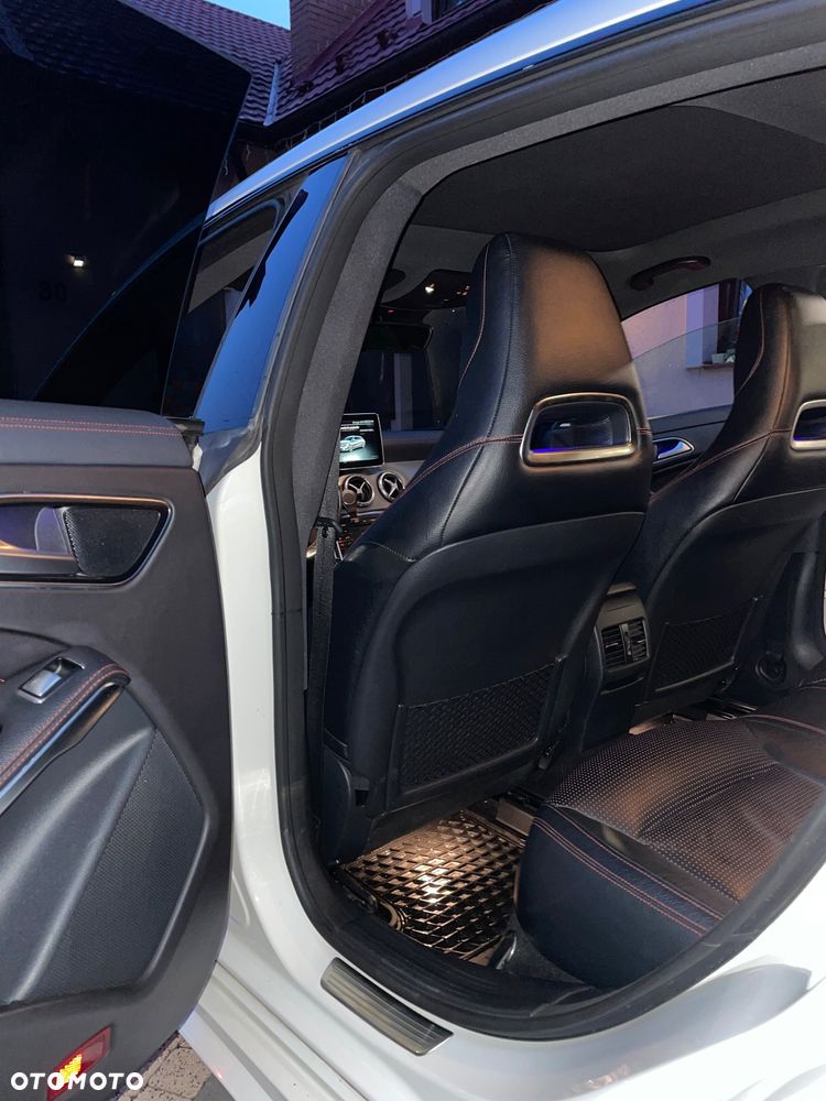 Mercedes-Benz CLA 250 7G-DCT AMG Line - 17