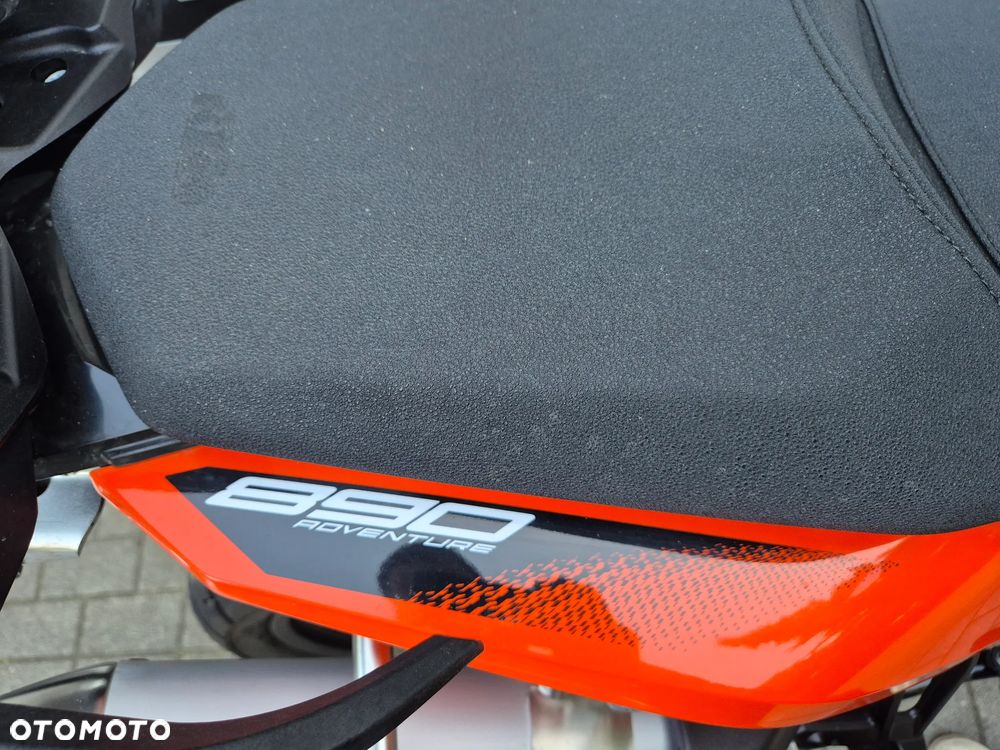 KTM Adventure 890 - 21