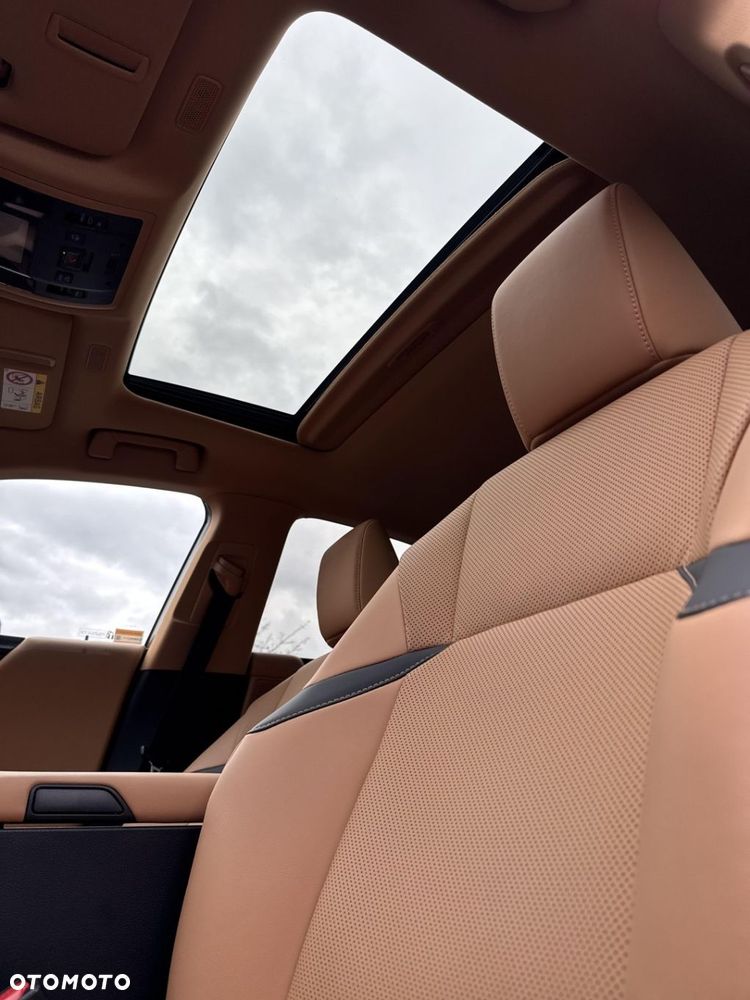 Lexus ES 300h Business Edition - 11