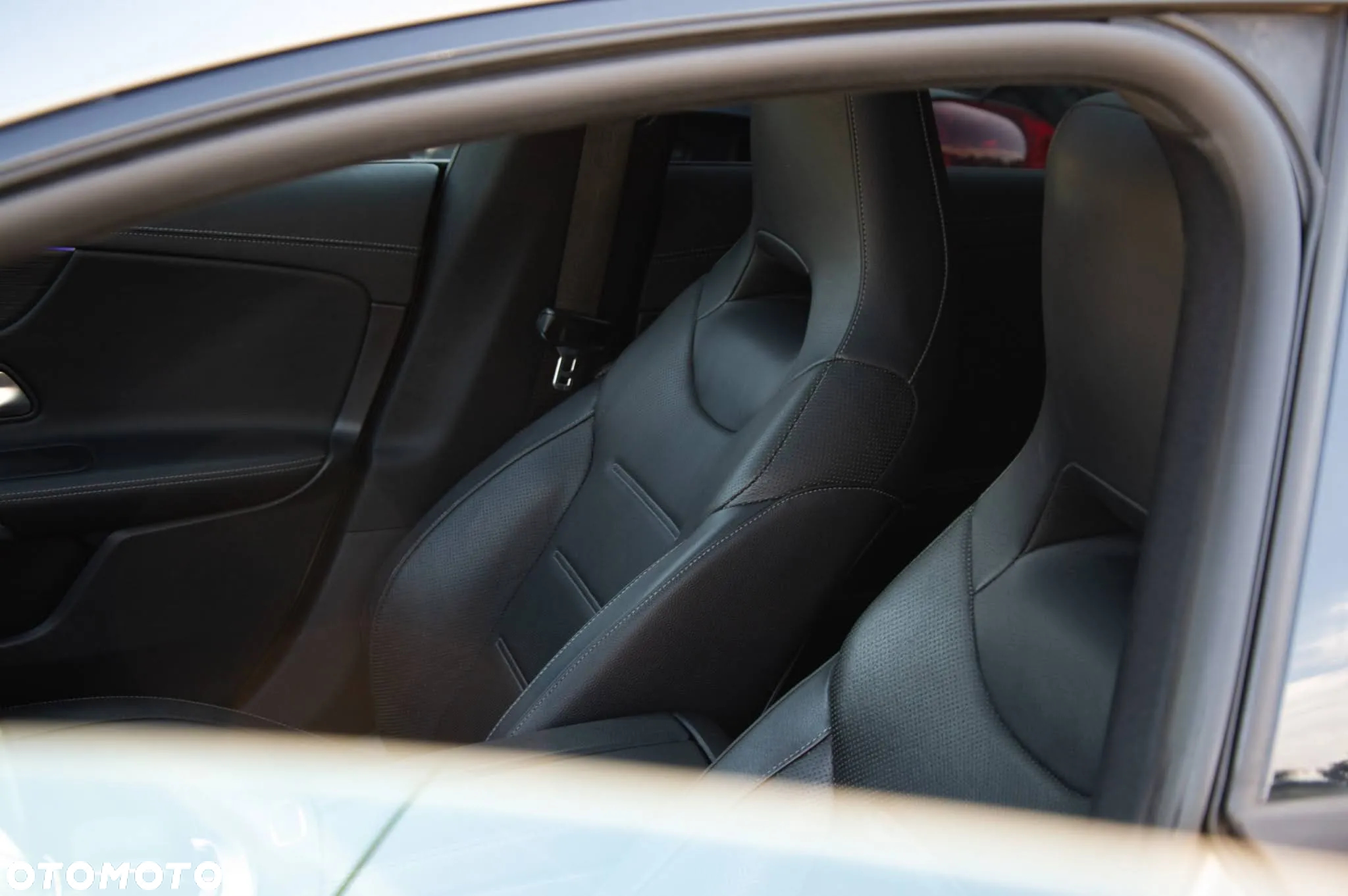 Mercedes-Benz CLA AMG 35 4-Matic 7G-DCT - 17