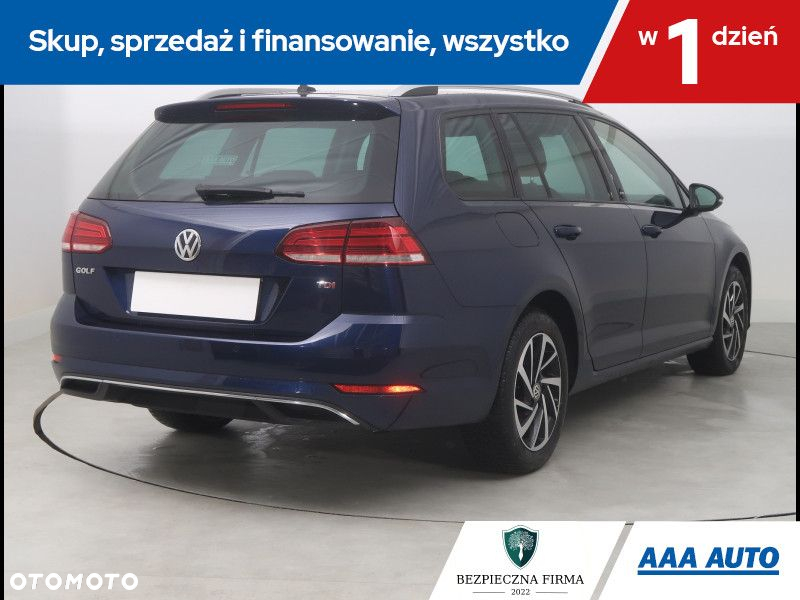 Volkswagen Golf - 6