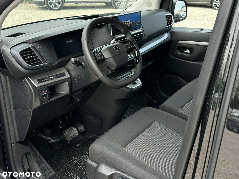 Peugeot Traveller - 12