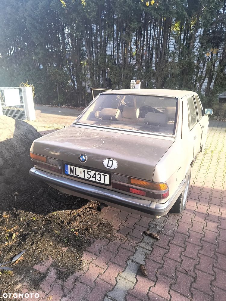 BMW Seria 5 525 i - 9