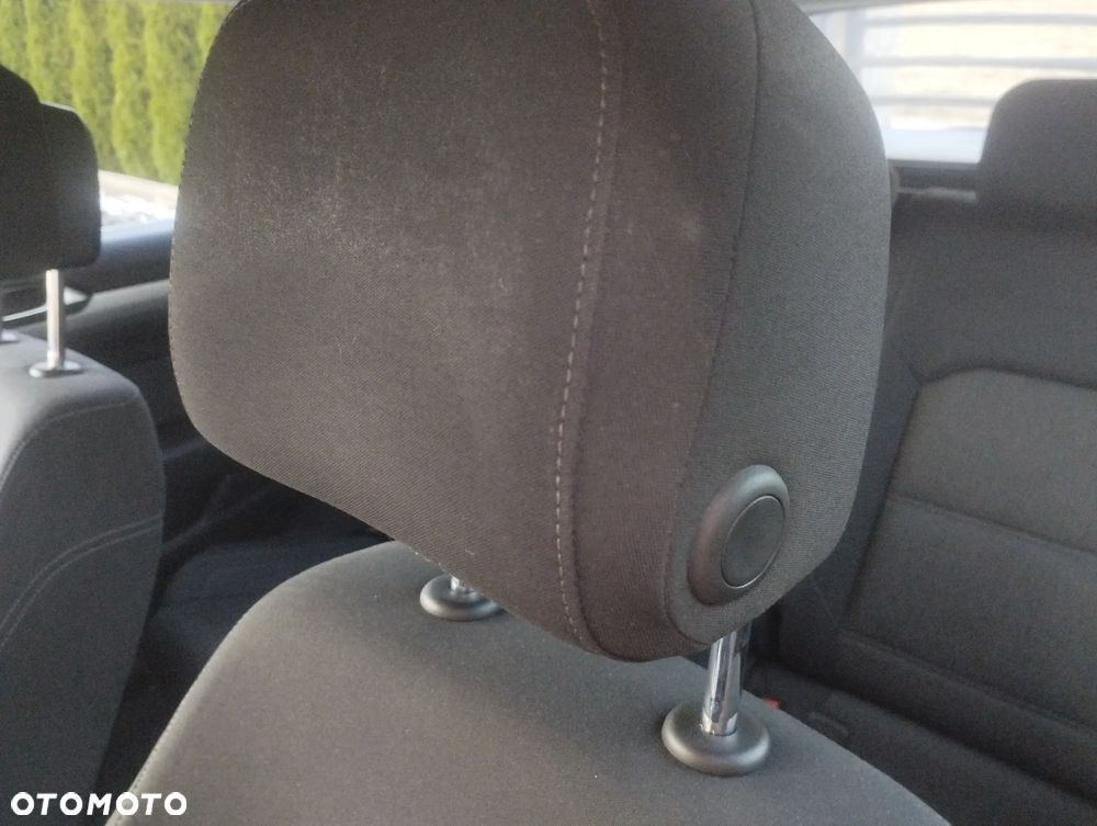 Volkswagen Passat 2.0 TDI SCR DSG Comfortline - 23