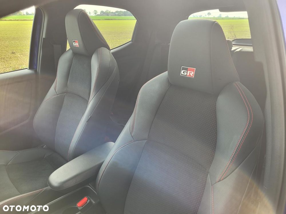 Toyota Yaris Hybrid 1.5 GR Sport - 25