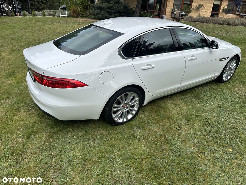 Jaguar XF 2.0 i4D AWD Prestige - 5