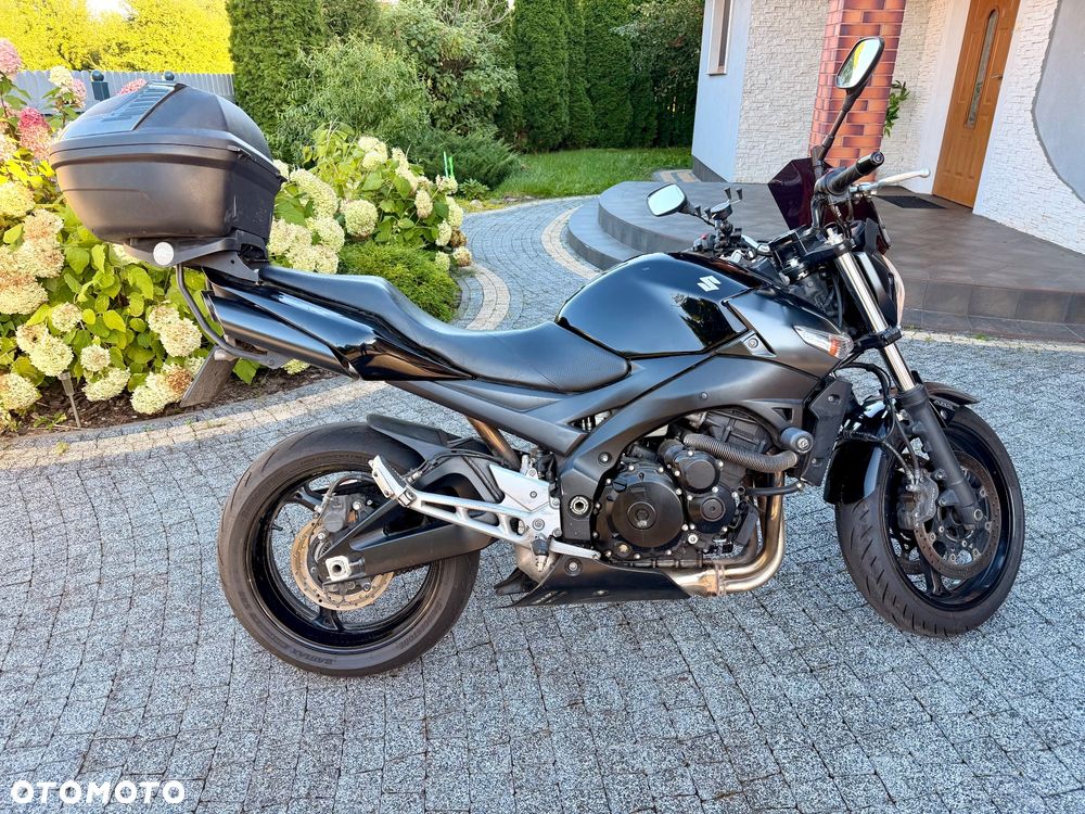 Suzuki GSR