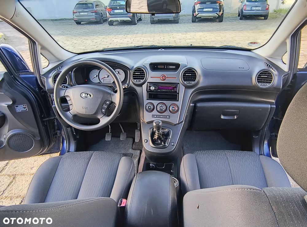 Kia Carens - 5