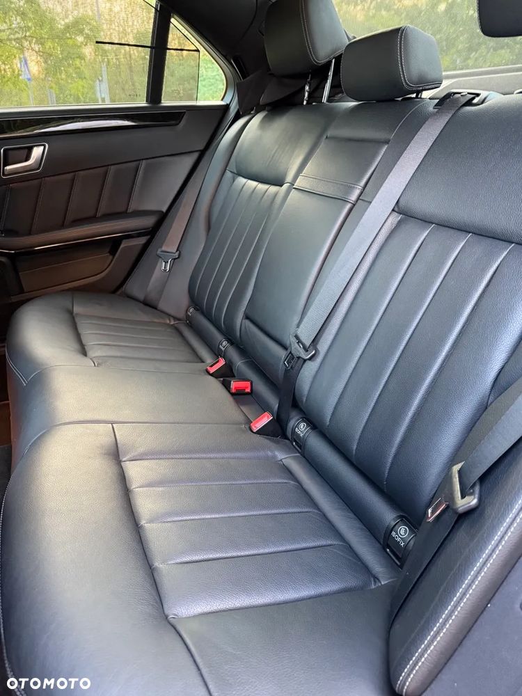 Mercedes-Benz Klasa E 300 BlueTEC 7G-TRONIC Avantgarde - 19