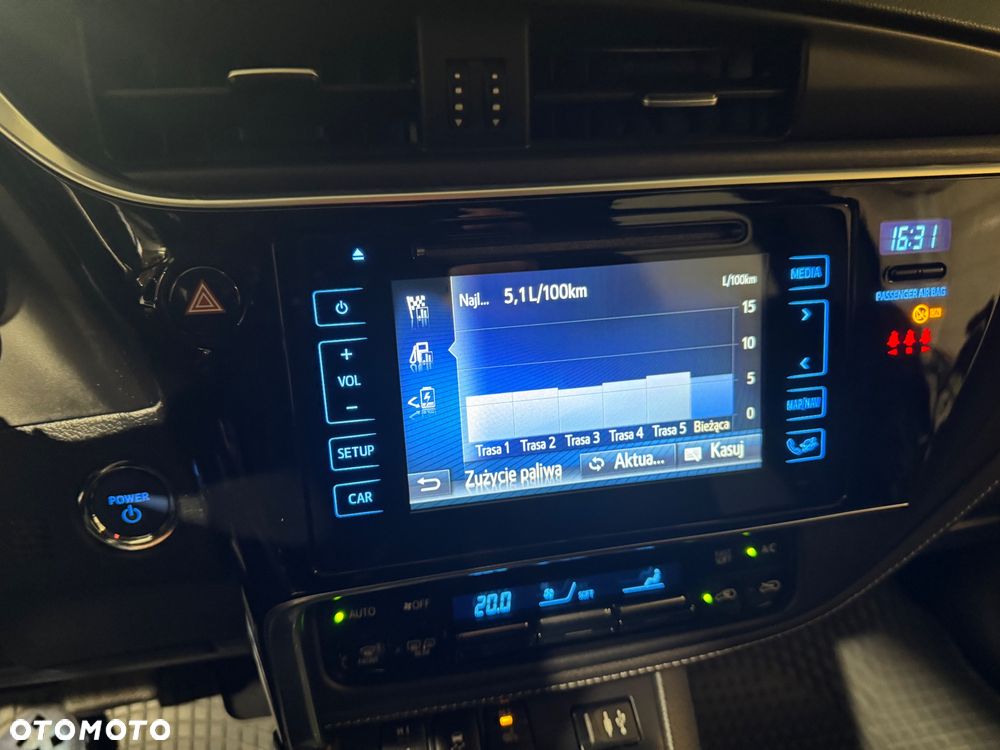 Toyota Auris 1.8 HSD Luna - 12