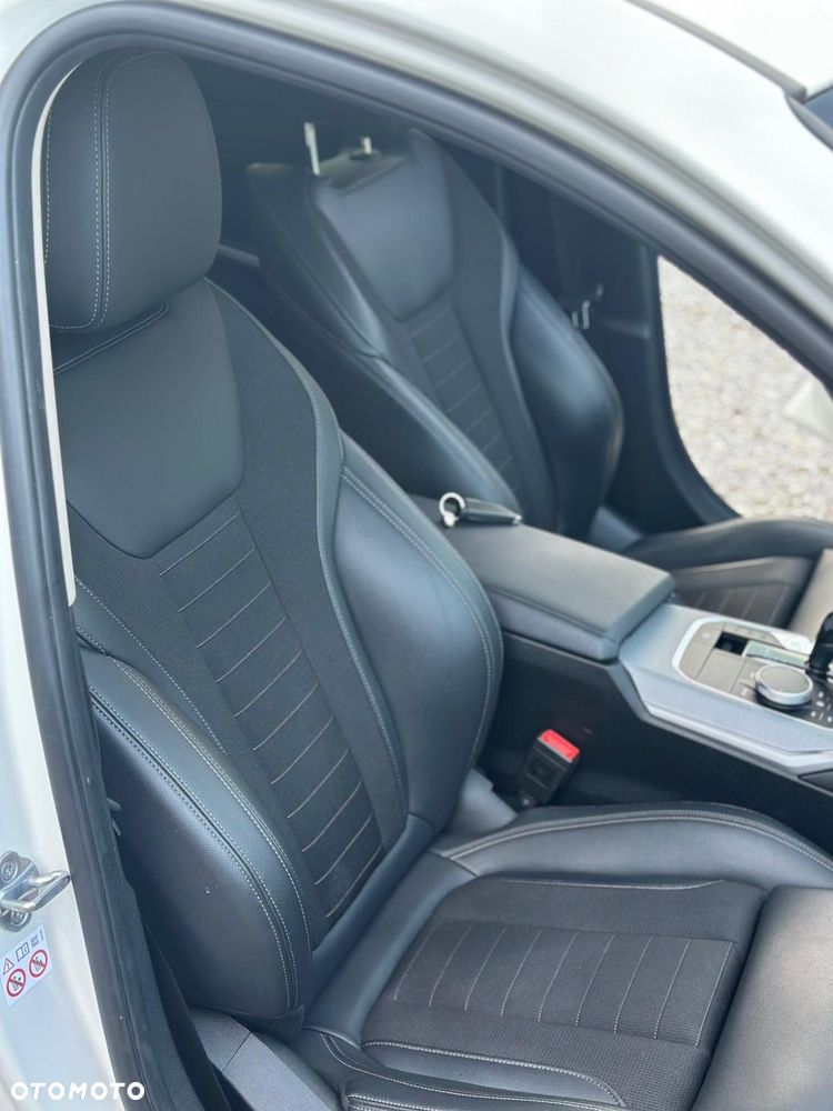 BMW Seria 3 320d Sport - 18