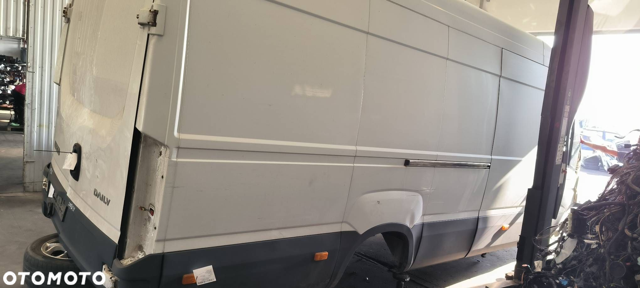 ĆWIARTKA BŁOTNIK PRAWY TYŁ IVECO DAILY 35S18 MAX - 10