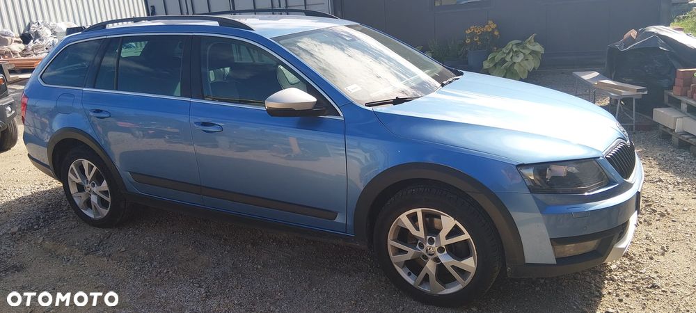 Skoda Octavia Scout 2.0 TDI 4x4 DSG - 2