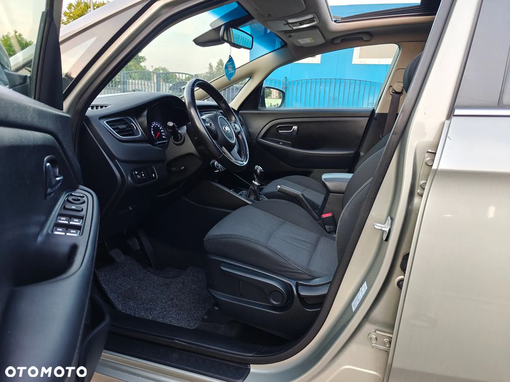 Kia Carens 1.7 CRDi L 7os - 9