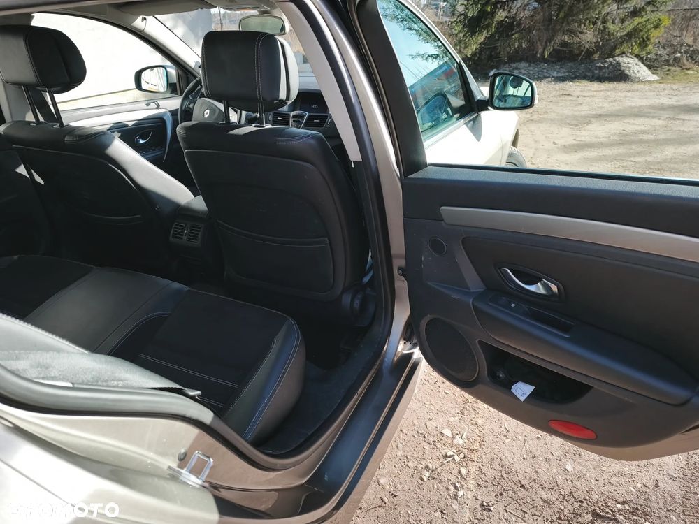 Renault Laguna ver-2-0-dci-black-edition - 11