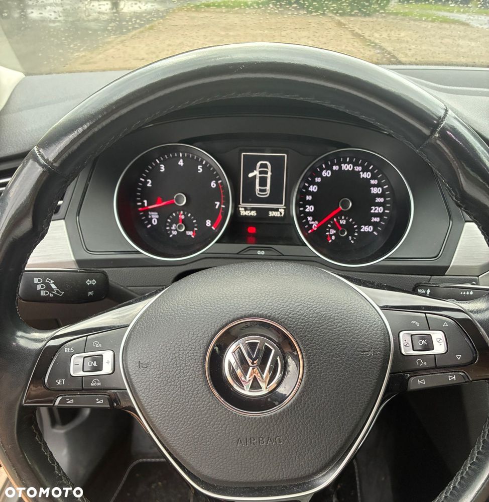 Volkswagen Passat - 6