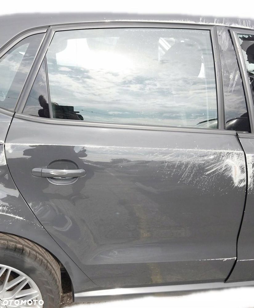 VW POLO V 6R DRZWI PRAWE TYŁ TYLNE LI7F - 1