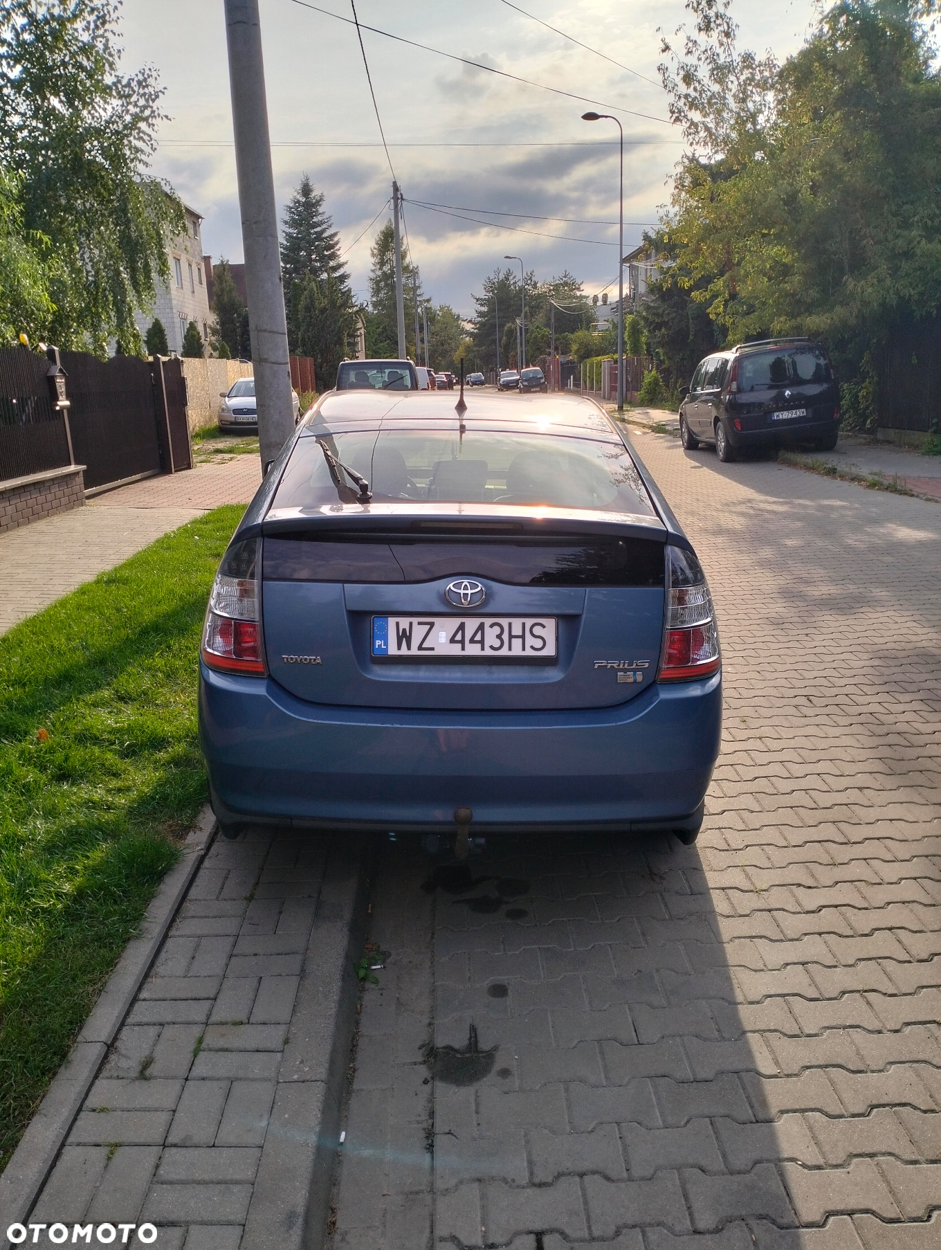 Toyota Prius (Hybrid) Executive - 4