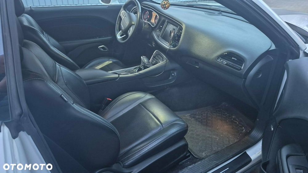 Dodge Challenger - 5