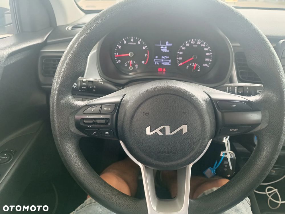 Kia Rio 1.2 M - 10