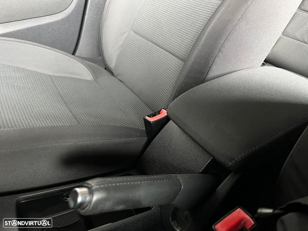 VW Golf 1.6 TDi Edition - 29